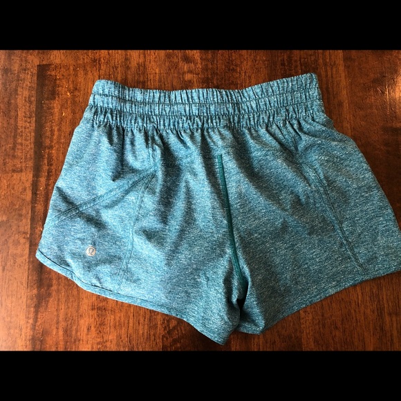 Lululemon size 8 tracker shorts - Picture 2 of 3